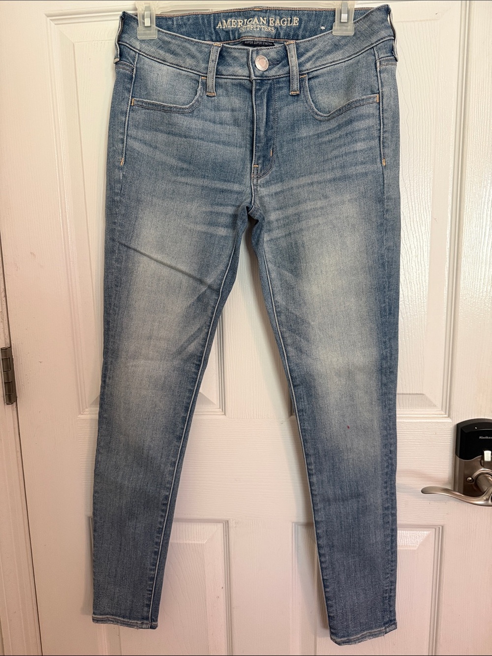 American Eagle Outfitters Light Wash Women's Skinny Jeans size 6